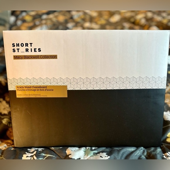 NIB Short Stories Cheese Board - Picture 3 of 3